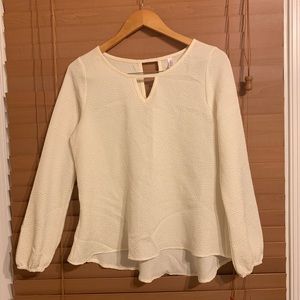 🔥Xhilaration Flowy, romantic, textured top Sz M